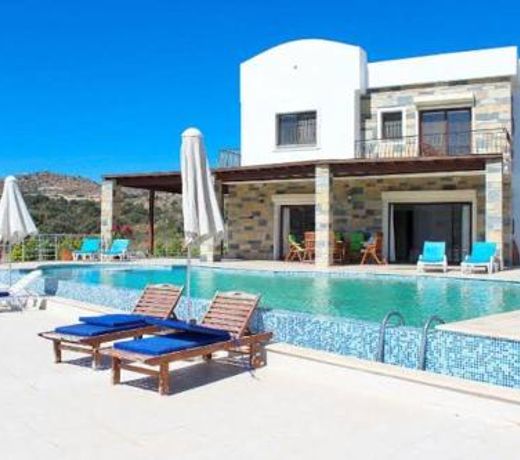 Yahsi poolhouse
