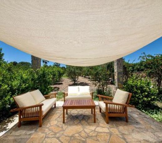 Magnificent House with Jacuzzi and Shared Pool in Bodrum