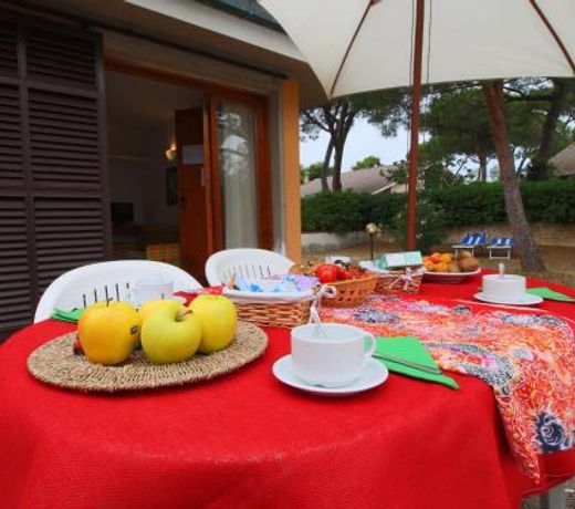 Flat in villa with air condition close to the beach
