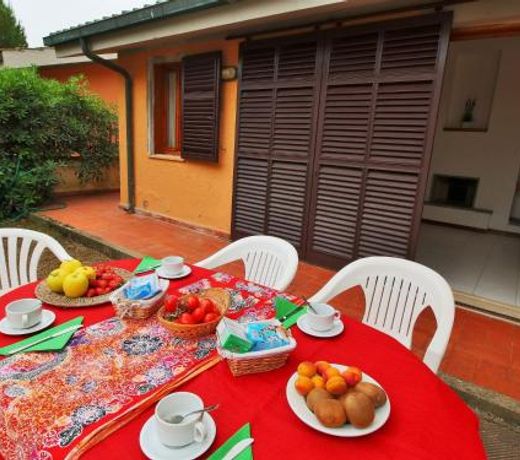 Flat in villa with air condition close to the beach