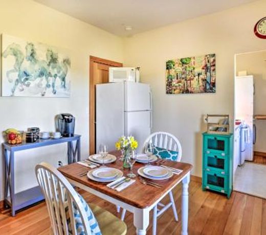 Friday Harbor Apartment with Deck - 4 Mi to Downtown
