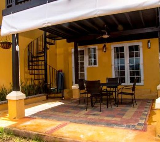 Vacation Getaway in Mango Walk Country Club