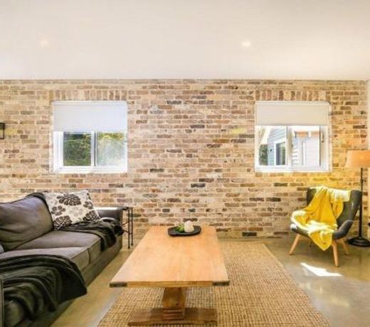 Amaroo - modern, luxurious and chic