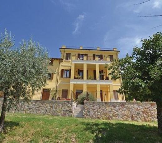 Assisi Villa Sleeps 21 WiFi