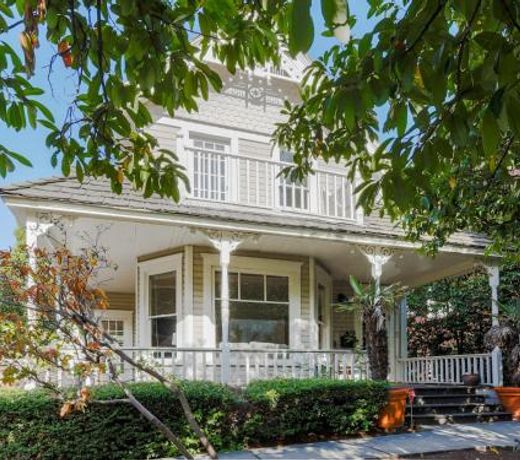 New Listing! Updated Victorian with Lake Union Views home