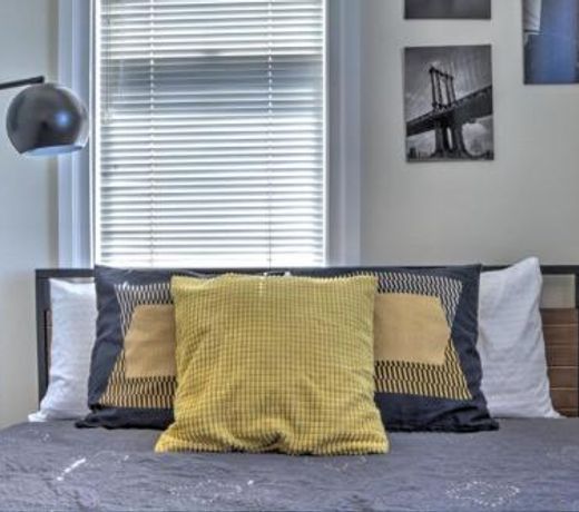 Hosteeva Renovated Capitol Hill Condo Close to Hot Spots