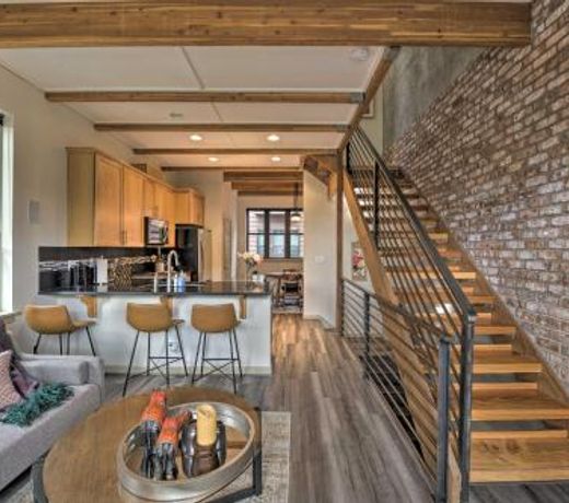 Upscale Home with Patio Walk to Green Lake Park