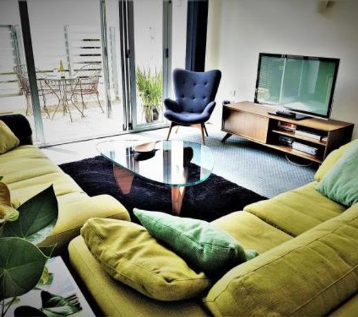 Downtown Townhouse Special