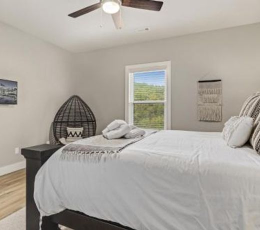 The Dogwood Â· 5BR - The Dogwood *NEW* Spring Discounts, ON Lake