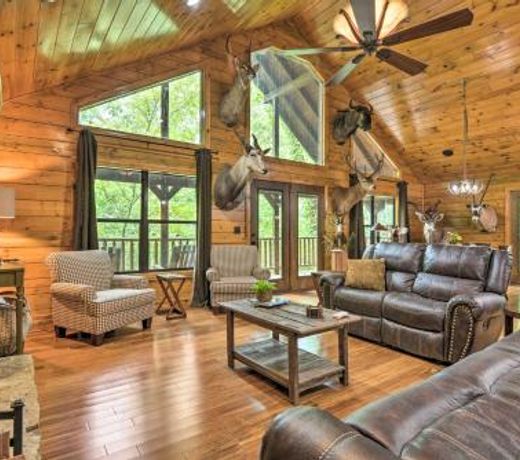 Secluded Sulphur Springs Cabin with Fire Pit and Deck!