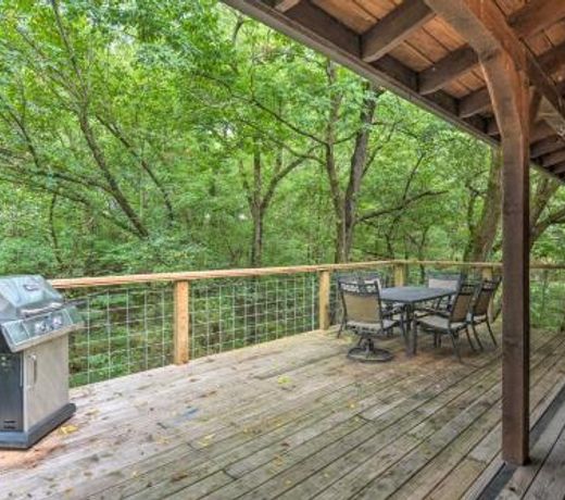 Secluded Sulphur Springs Cabin with Fire Pit and Deck!