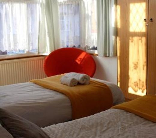 Guest house near London Luton Airport