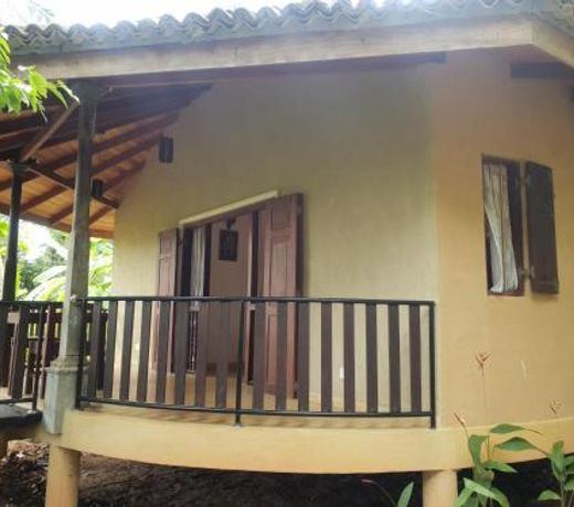 Guruwaththa Eco Lodge