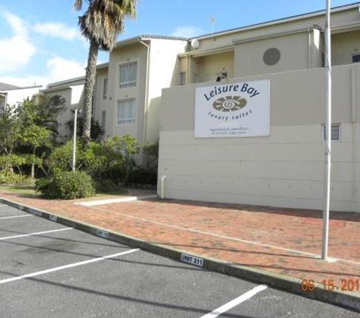 204 Leisure Bay