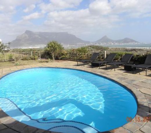 204 Leisure Bay