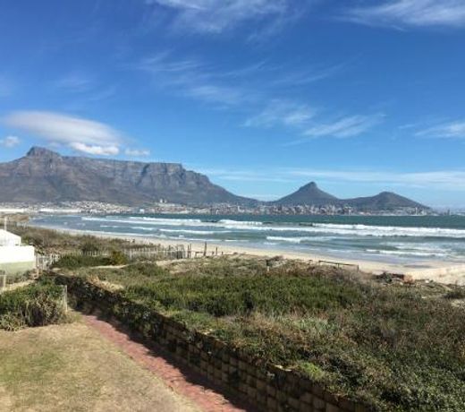 204 Leisure Bay