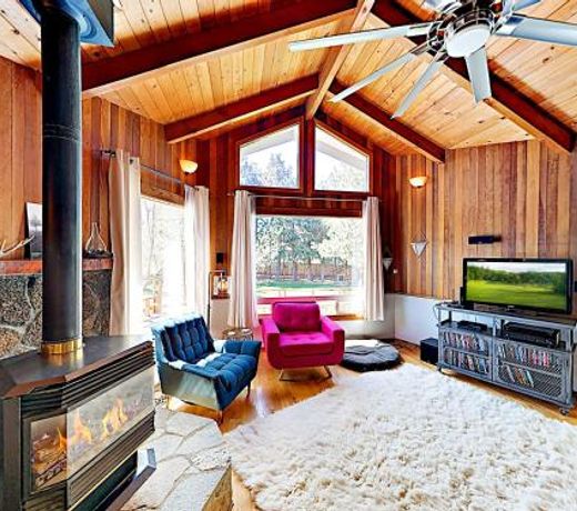 New Listing! Bend Basecamp With Hot Tub, Fenced Yard Home