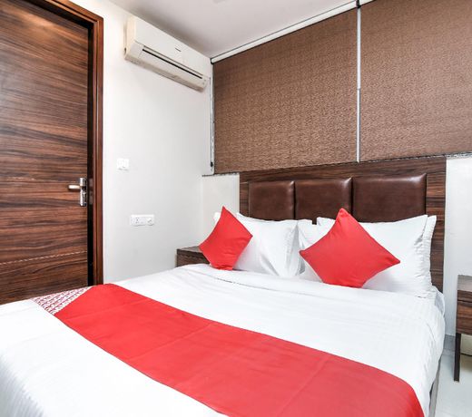 OYO Flagship 65949 3D Residency, Ganapathy.
