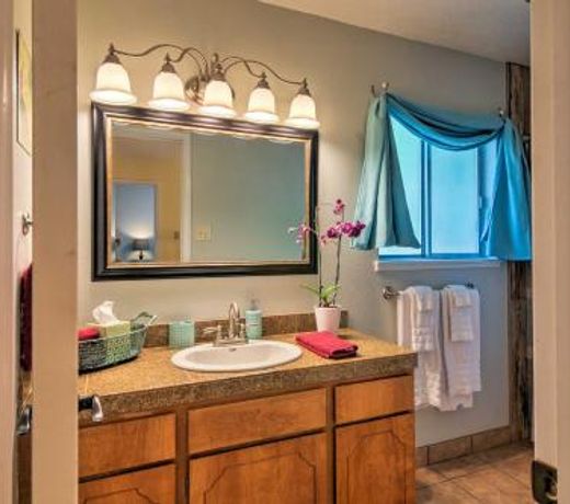 Cozy Page Home with Views and Grill - Near Lake Powell