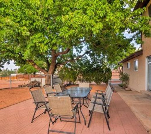 Cozy Page Home with Views and Grill - Near Lake Powell