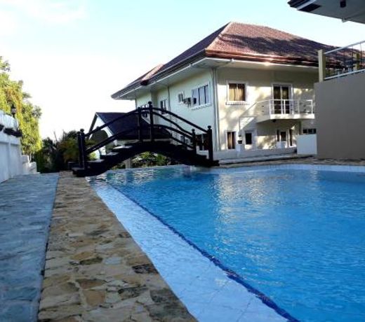 Canoy's Mansion Apartelle