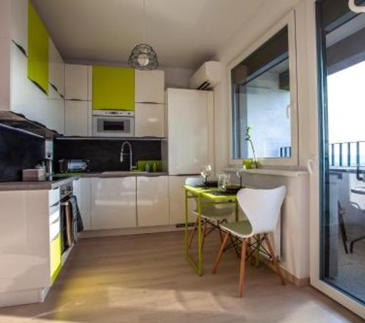Air-Conditioned City View Apartment 24h check-in