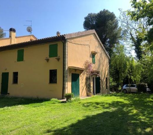 Casale del monte, Pesaro