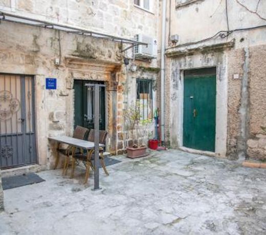 Historical Old City Paradise