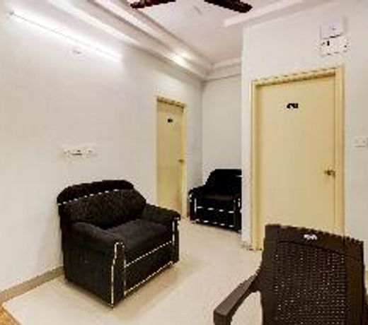 OYO Kings Suites Near Sri Someshwara Swami Temple