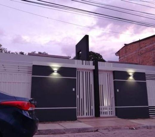 Casa estilo loft en Colonia La Campana