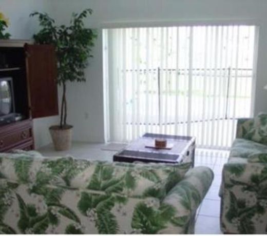 4 Bed 3 Bath Pool & Spa Home With Golf Course Views