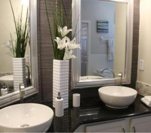Modern 4 Bedroom 3 Bath Pool Home in Tower Lakes