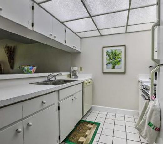 Cozy Condo on 11th Hole about 25 Miles to Disney!