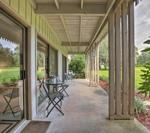 Cozy Condo on 11th Hole about 25 Miles to Disney!