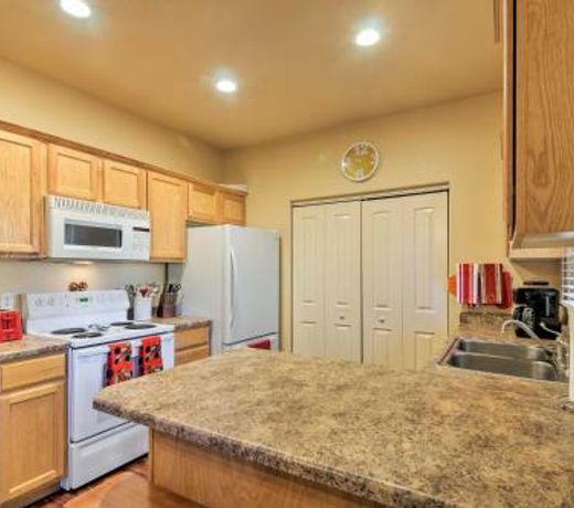 Kanab Condo with Pool and AC Less Than 1 Mi to Attractions!