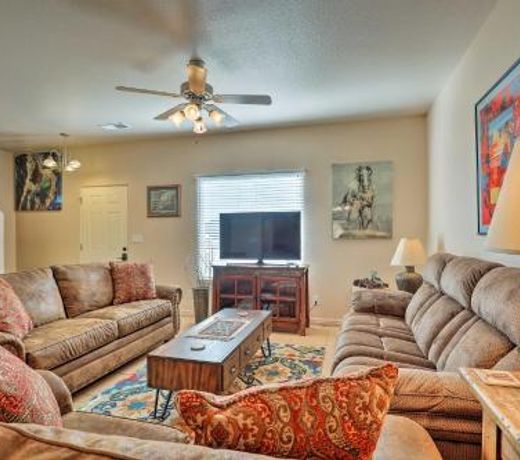 Quiet and Updated Kanab Townhome - Near Zion NP
