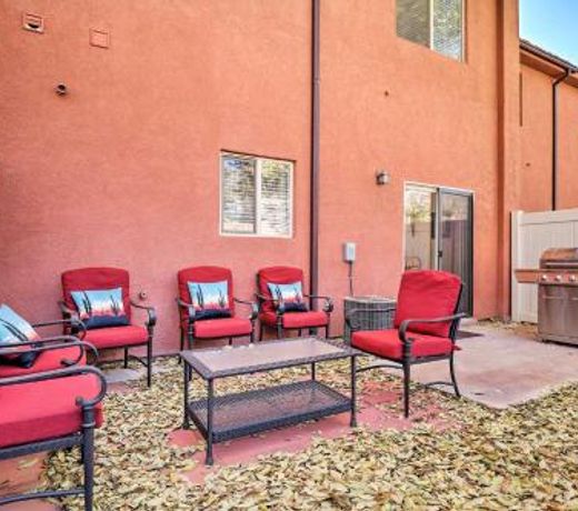 Quiet and Updated Kanab Townhome - Near Zion NP