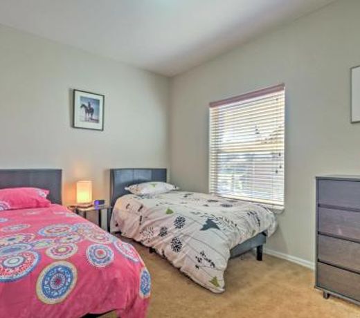 Beautiful Kanab Home with Yard - Walk to Restaurants