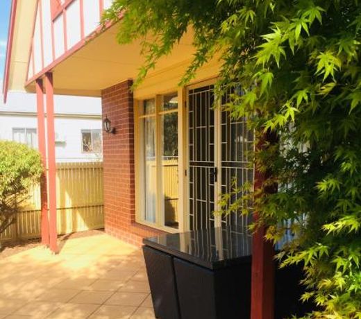 Heart of Geelong Entire Townhouse Sleeps 6