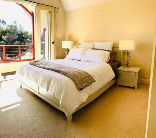 Heart of Geelong Entire Townhouse Sleeps 6