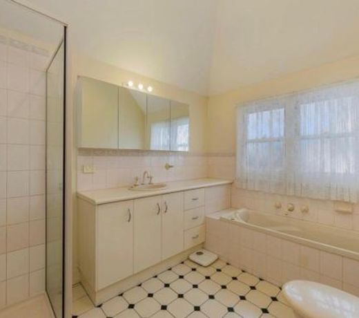 Heart of Geelong Entire Townhouse Sleeps 6