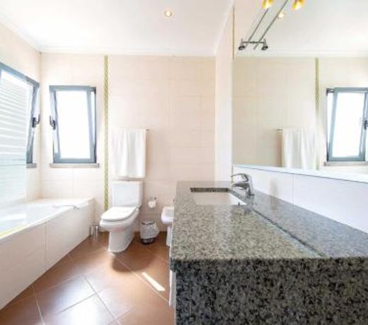 Villa Ruana - 5 bedrooms on Suite- Free out door Hot Jacuzzi - By Bedzy