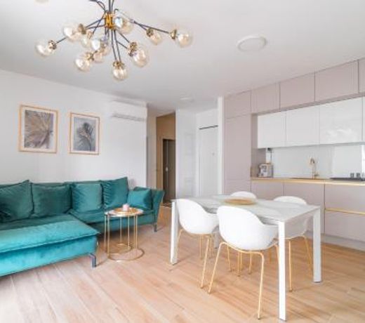Golden Luxury Apartment