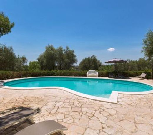 Ceglie Messapica Villa Sleeps 12 Pool WiFi