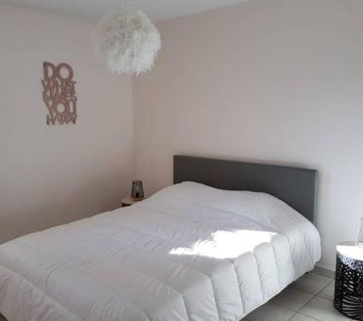 Bel appartement avec terrasse et parking securise