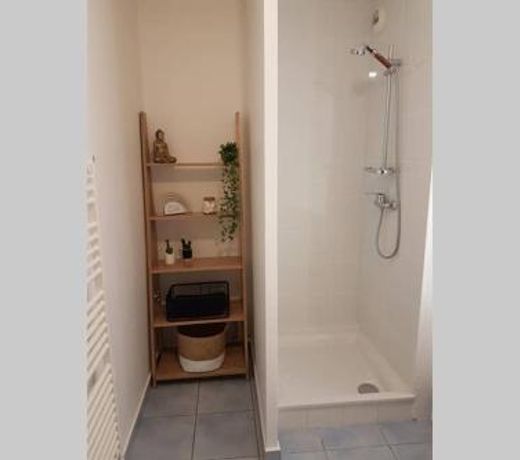 Bel appartement avec terrasse et parking securise