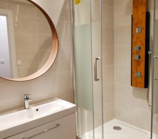 157m2 refait a neuf, 4 salles de bain, 2 parkings, 4 chambres en hypercentre