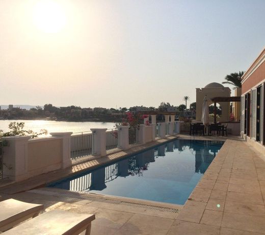 Villa Venezia El Gouna: heated pool, WiFi, beach