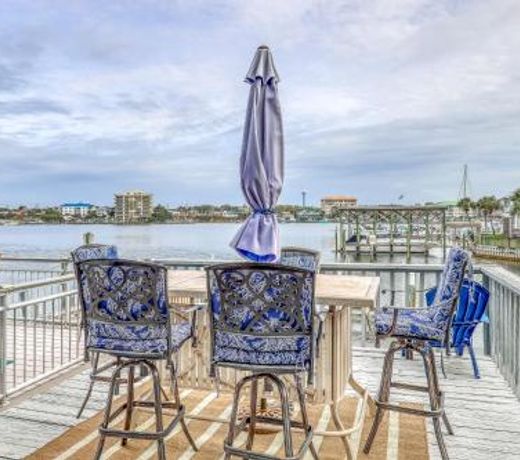 Harbor Hideaway