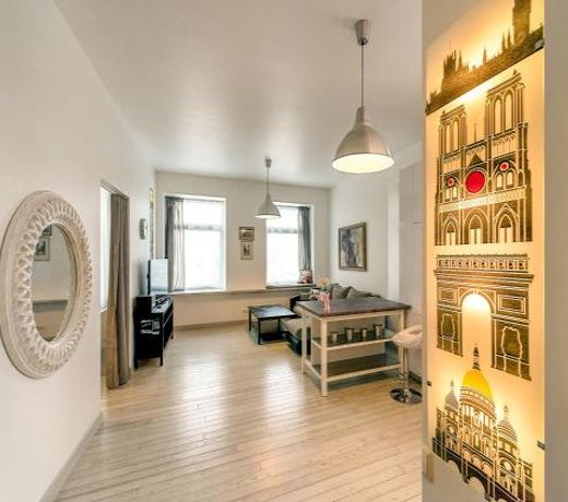 Vilnius apartment with stained glass